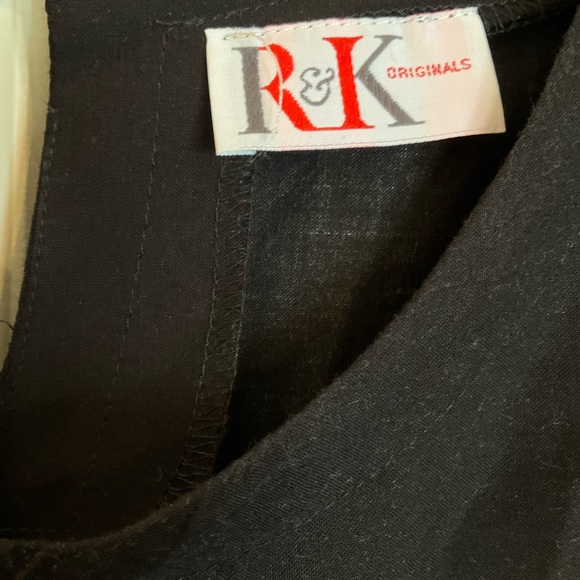 Dress shortsleeved perfect for fall. In pre owned condition. - Picture 2 of 2